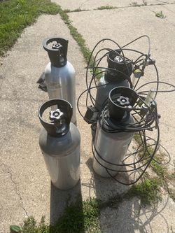 Carbon dioxide canisters Carbon dioxide canisters