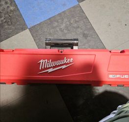 MILWAUKEE M12 FUEL One-Key 12-Volt Lithium-Ion Brushless Cordless 1/2 in. Digital Torque Wrench with 4.0 Ah Battery and Charger