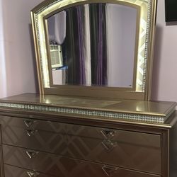 Vanity Dresser 