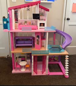 Girls 3 stories Barbie House excellent condition