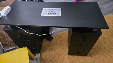 Nail Desk