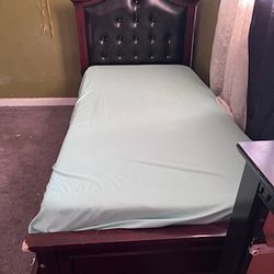 Twin Bed with Twin Trundle (pull out under bed)