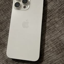 iPhone 15 Pro Max 