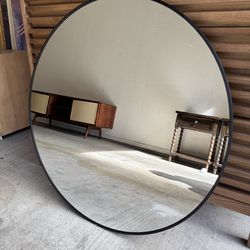Round Mirror