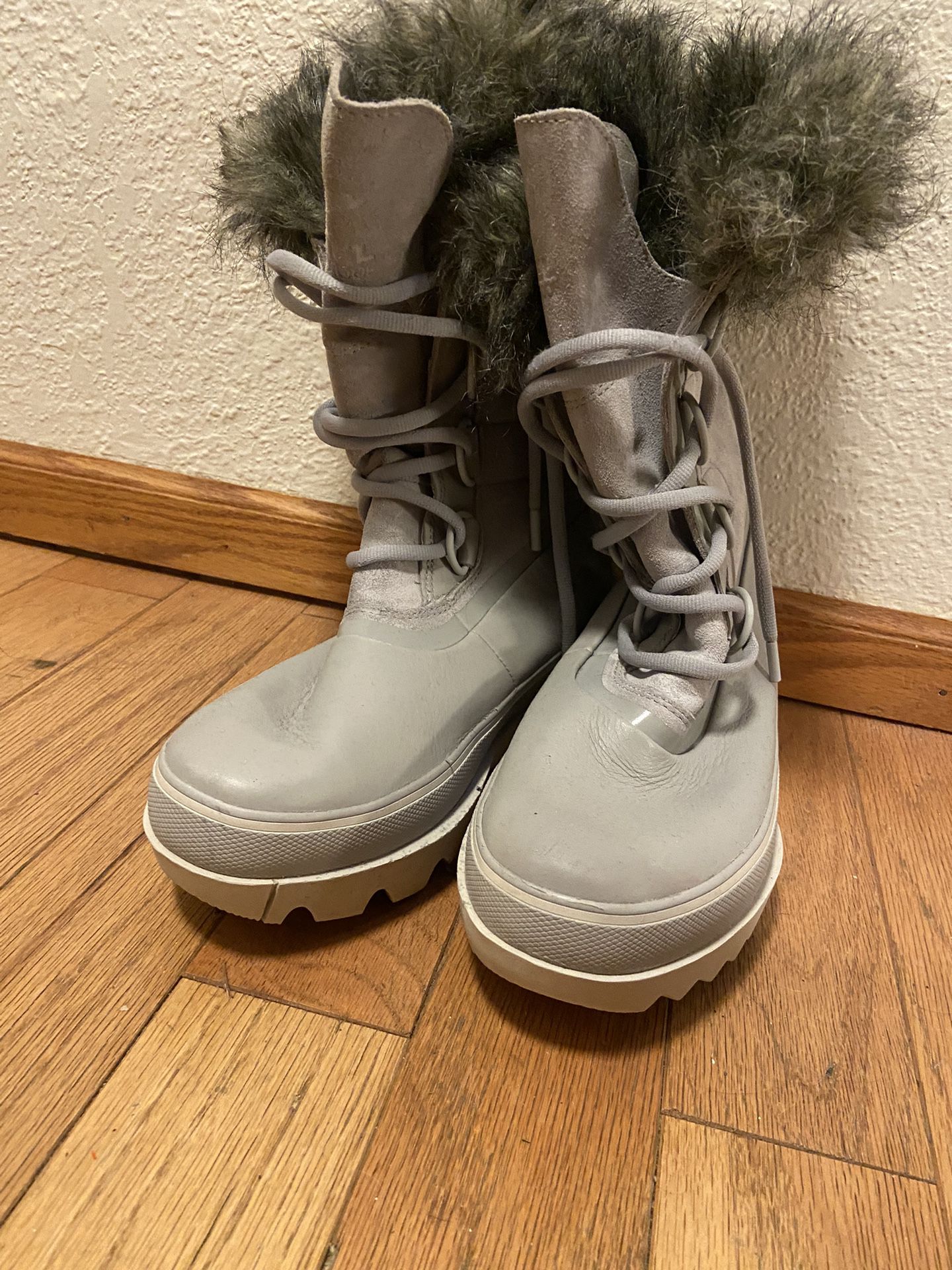 Sorel Women Snow Boots Size 8.5