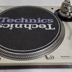 Technics SL1200 Turntable 