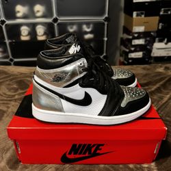 Wmns Air Jordan 1 Retro ‘Silver Toe’ 2021
