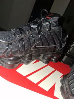 Black Nike shox