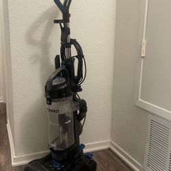 Heavy Duty Vaccum Cleaner ( brand Eureka) 