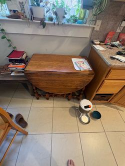 Vintage Wood Drop-Leaf Gateleg Table