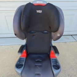 PRACTICALLY NEW Britax Grow With You Clicktight Car Seat and Booster