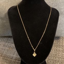 10k Gold Necklace With Pendant 