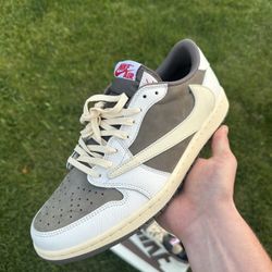 Travis Scott Jordan 1 Low Size -11