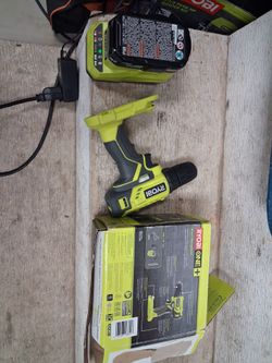 RYOBI ONE+ PDD209K 18V Cordless 3/8 in. Drill/Driver Kit with 1.5 Ah Battery and charger