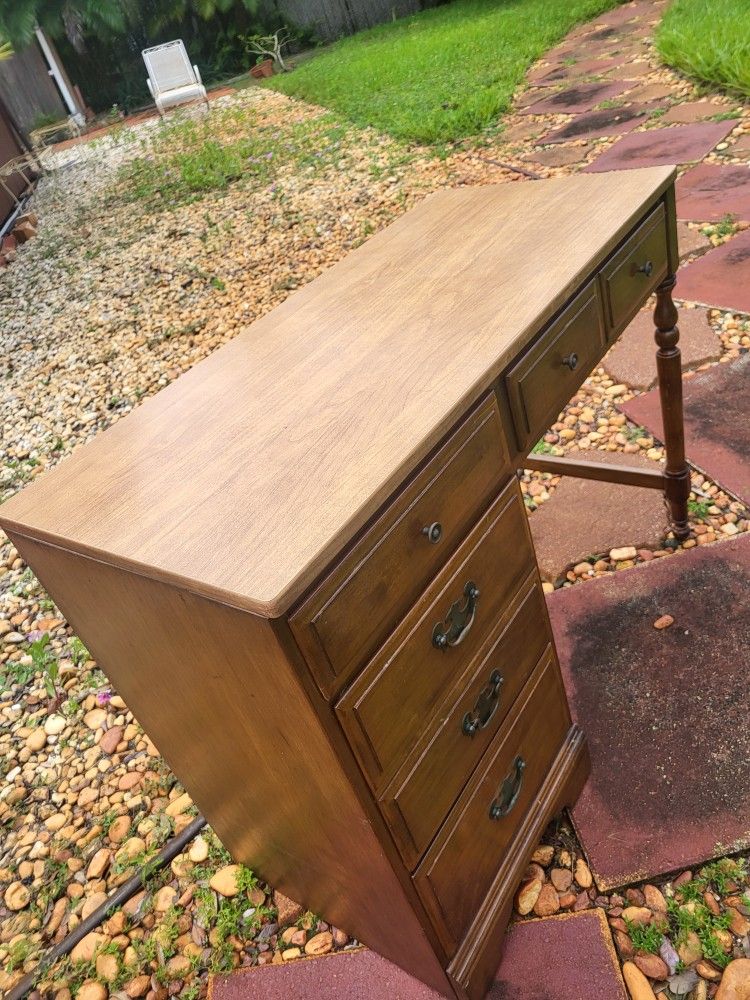 "Kling" brand Student Desk