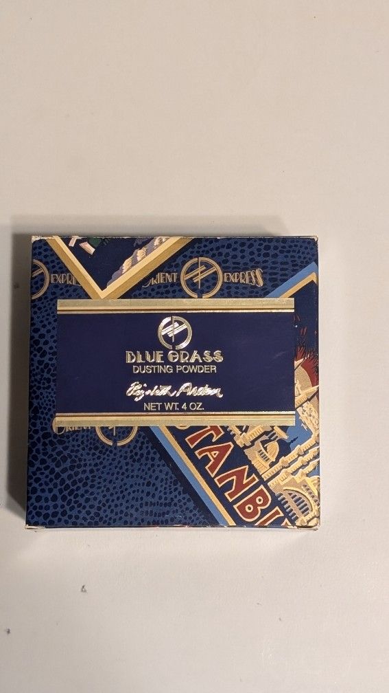 Blue Grass Elizabeth Arden Perfumed Dusting Powder 4 oz New