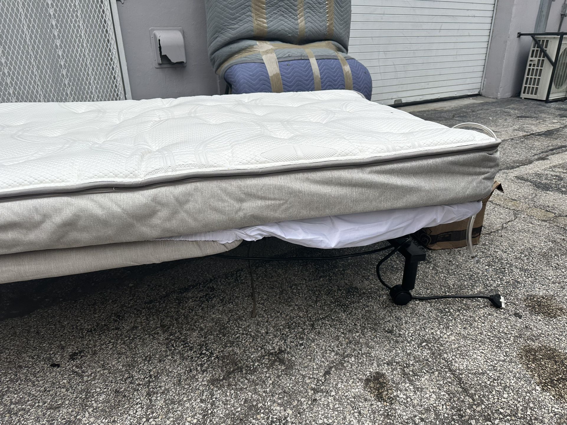 2 Twin Sleep Number Beds Make It A King for Sale in North Miami Beach