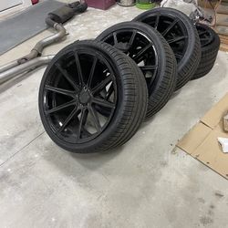 Mustang GT Wheels & Exhaust Package