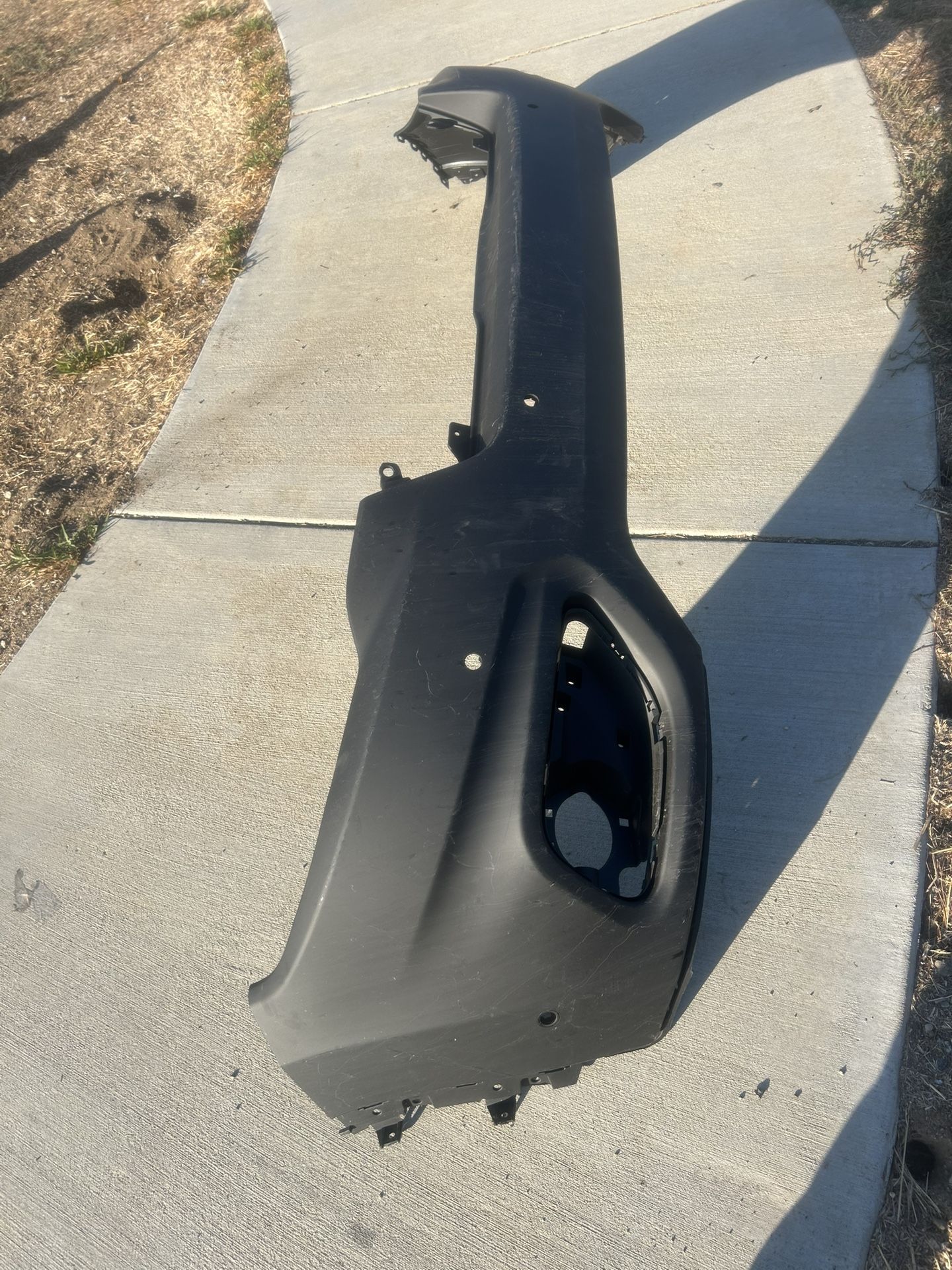 Jeep cherokee latitude 2019 and 2020 and 2021 and 2022 front bumper