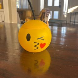 Free Emoji Plastic Cup W straw 