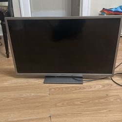 Two monitors, UPstar and HITACHI.