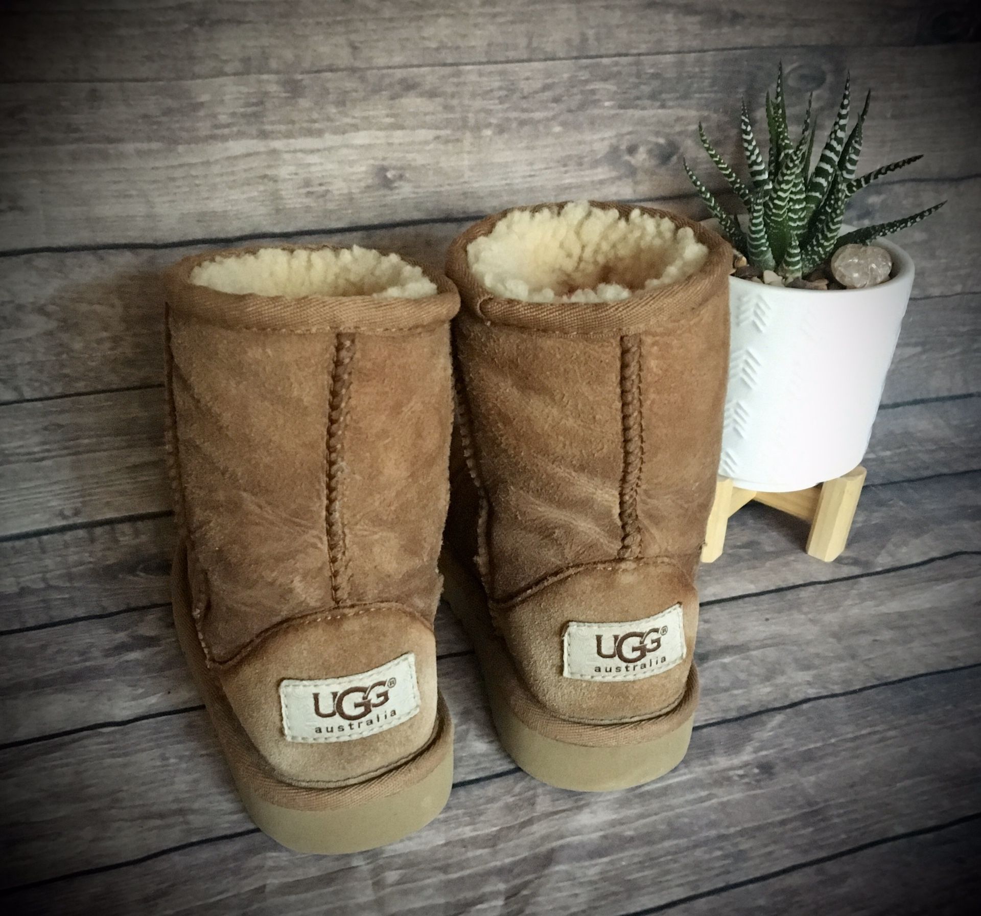 Ugg Classic ll Baby / Toddler 8