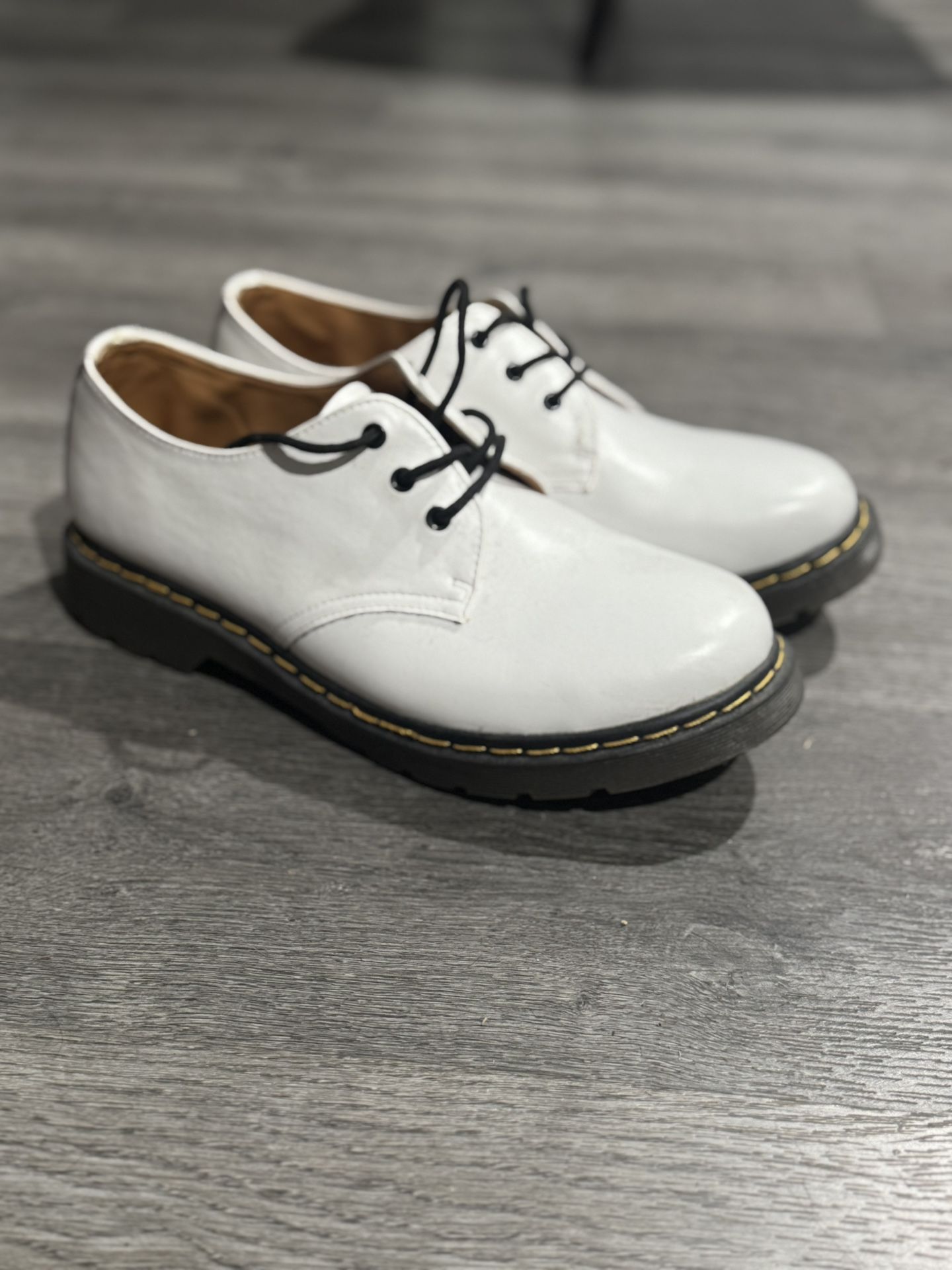 dr martens ize 10
