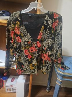 Briggs New York Black Floral Petite Medium L/S Top Vintage