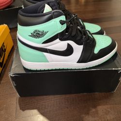 jordan 1 green glow