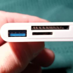3-in-1 USB C to SD/TF Memory Card reader