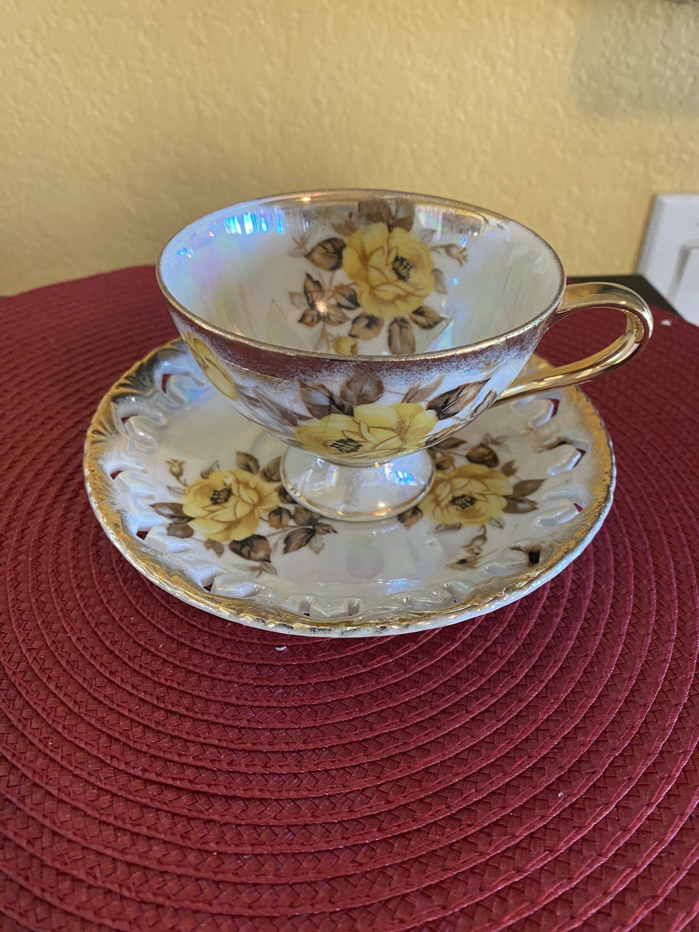 Tea Cup Gold Lace Coup& Saucer bone China tea cup collectible