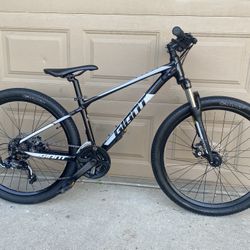 Giant Atx Mountain Bike