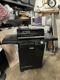 Edge Char Broil 1750-Watt Black Electric Grill