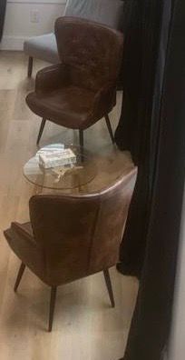 2 reading chairs