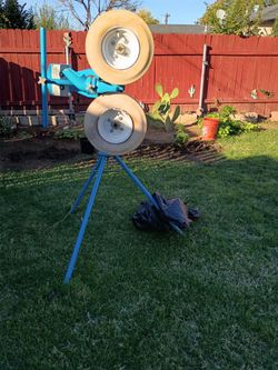 Pitching machine