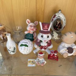 Assorted Decorative Pieces Lot