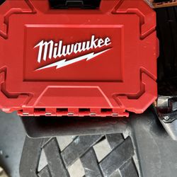 Milwaukee 16 Drill Hole Set (NEW)