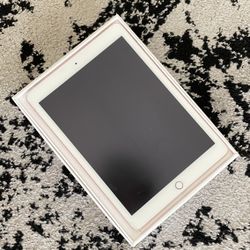 Apple iPad 9.7” (5th Gen) 32GB – Rose Gold – Touch ID – Good Condition