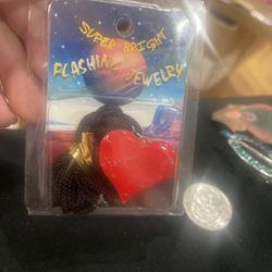 Vintage Super Bright Valentines Heart Flashing light up necklace See description