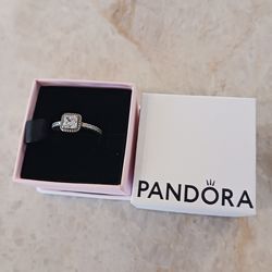 BRAND NEW PANDORA RING & SIZE 7-7.5......😁😊😍