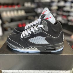 Jordan 5 “Metallic Reimagined” Size 9
