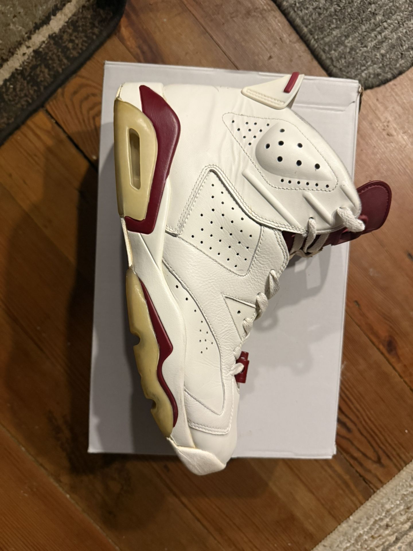 2015 Air Jordan Maroon 6 (NO BOX) size 12