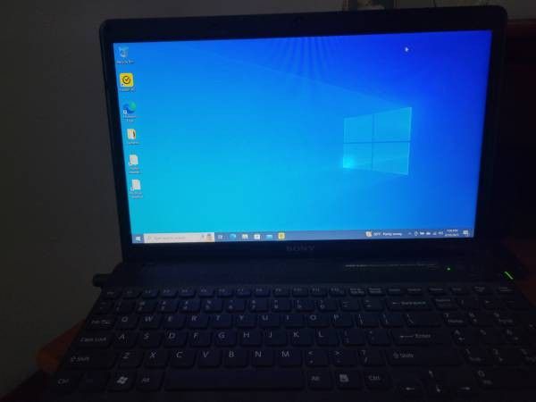 SONY VAIO E SERIES LAPTOP NEW BATTERY NO HARD DRIVE EXCELLENT CONDITION
