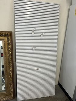 Slat wall