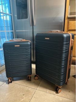 New with tag green and brown luggage set
