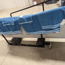 Broyhill Towel Set