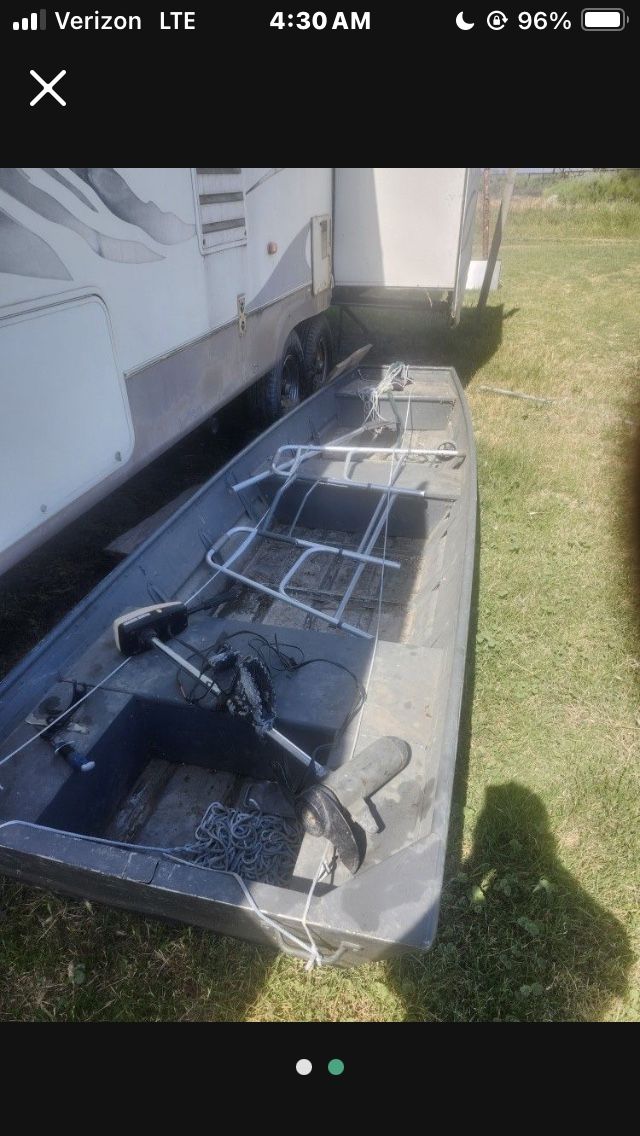14 Foot Aluminum Flat Bottom With Trolling Motor