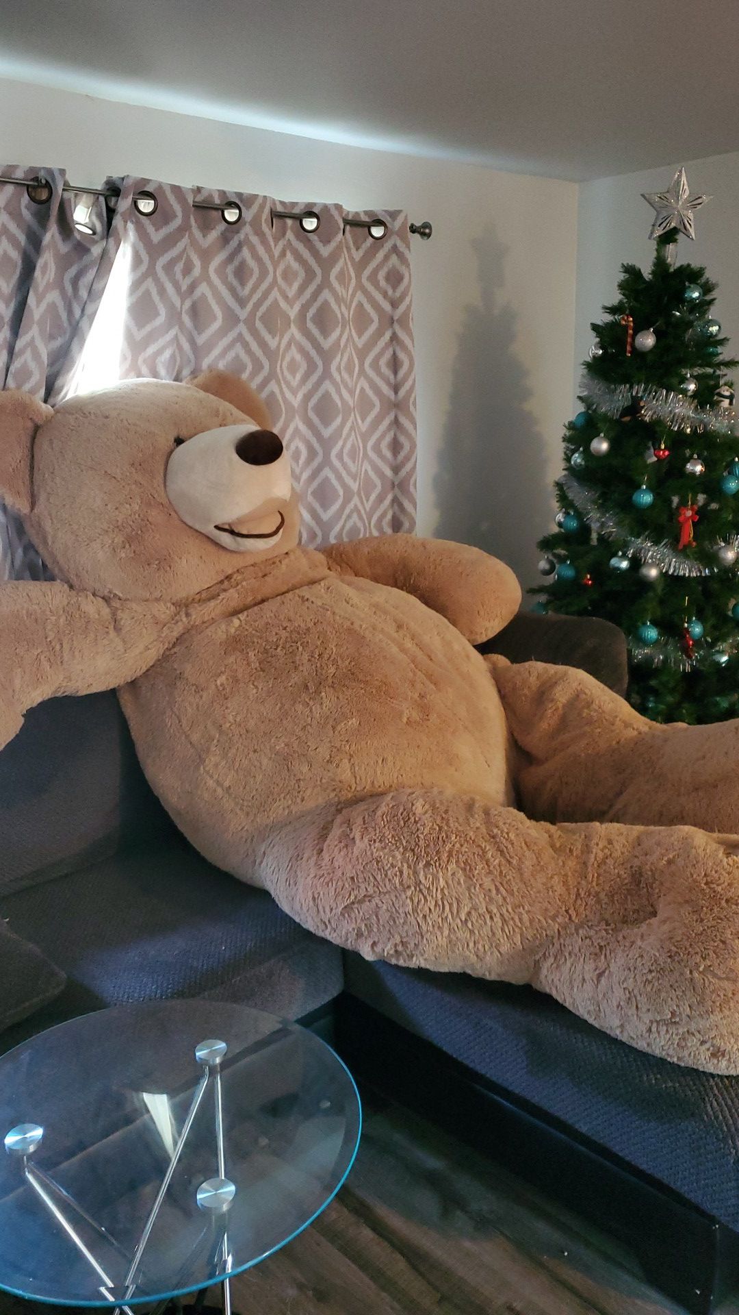 8 foot longe teddy bear 🧸