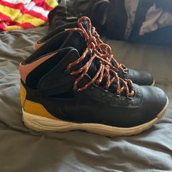 Women’s Columbia Hiking Boots 