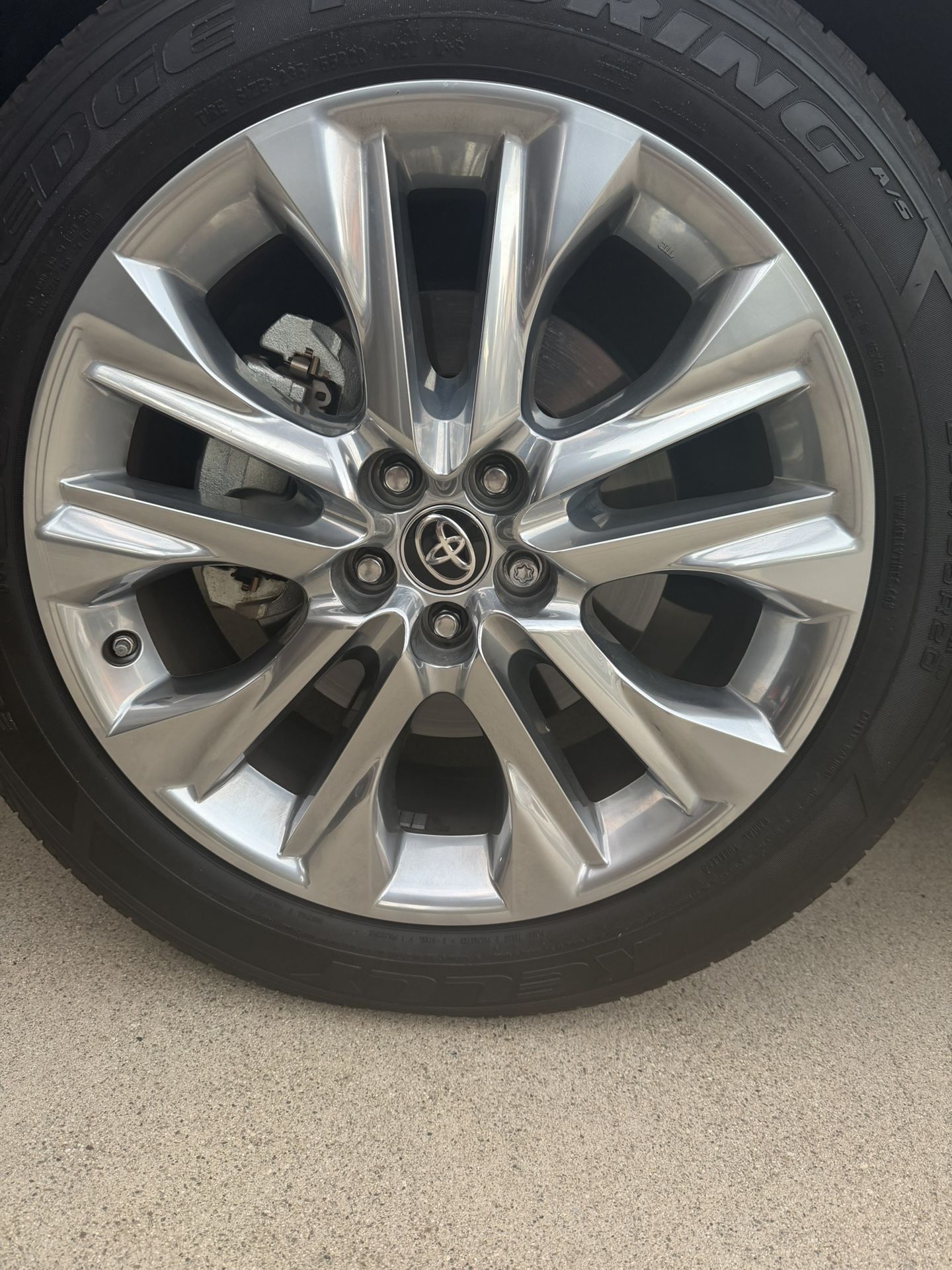 2021 Toyota Highlander Limited Hybrid OEM Wheels X2